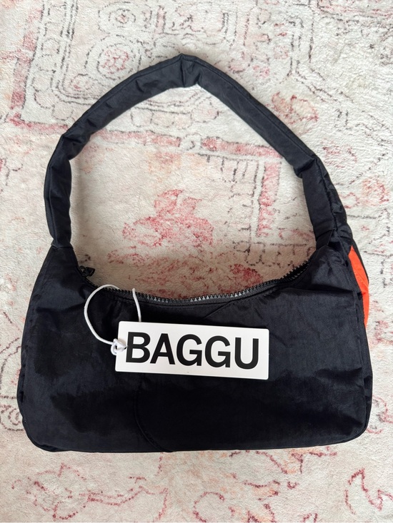 BAGGU Handbags - BAGGU Black Swan Shoulder Bag